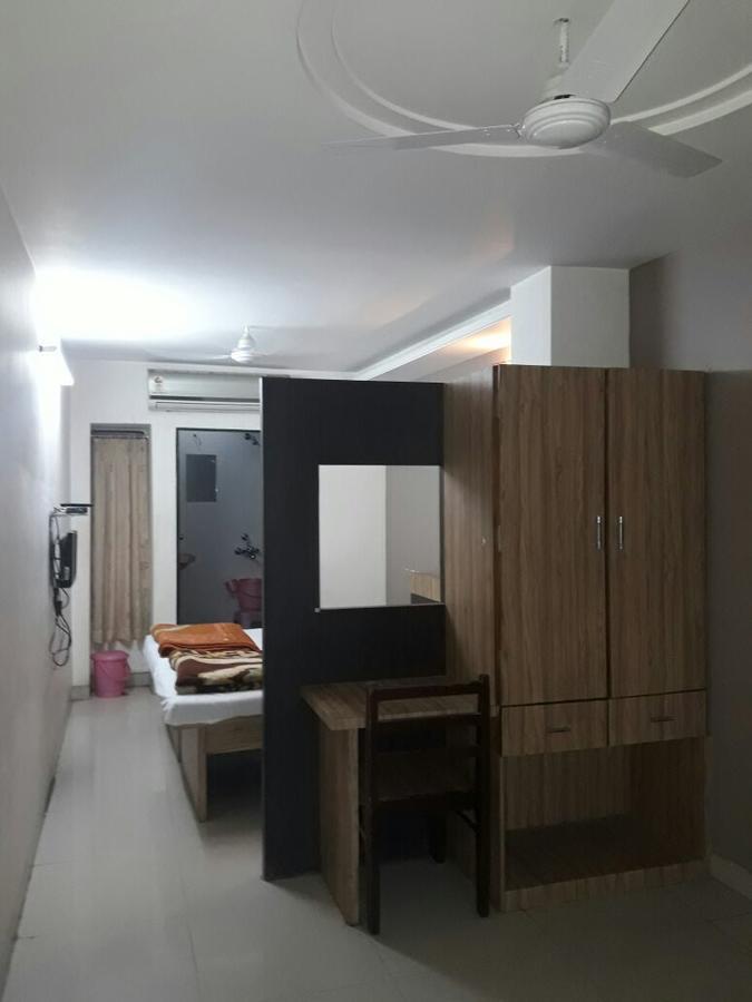 Hotel Pariwar Aurangabad  Exteriör bild